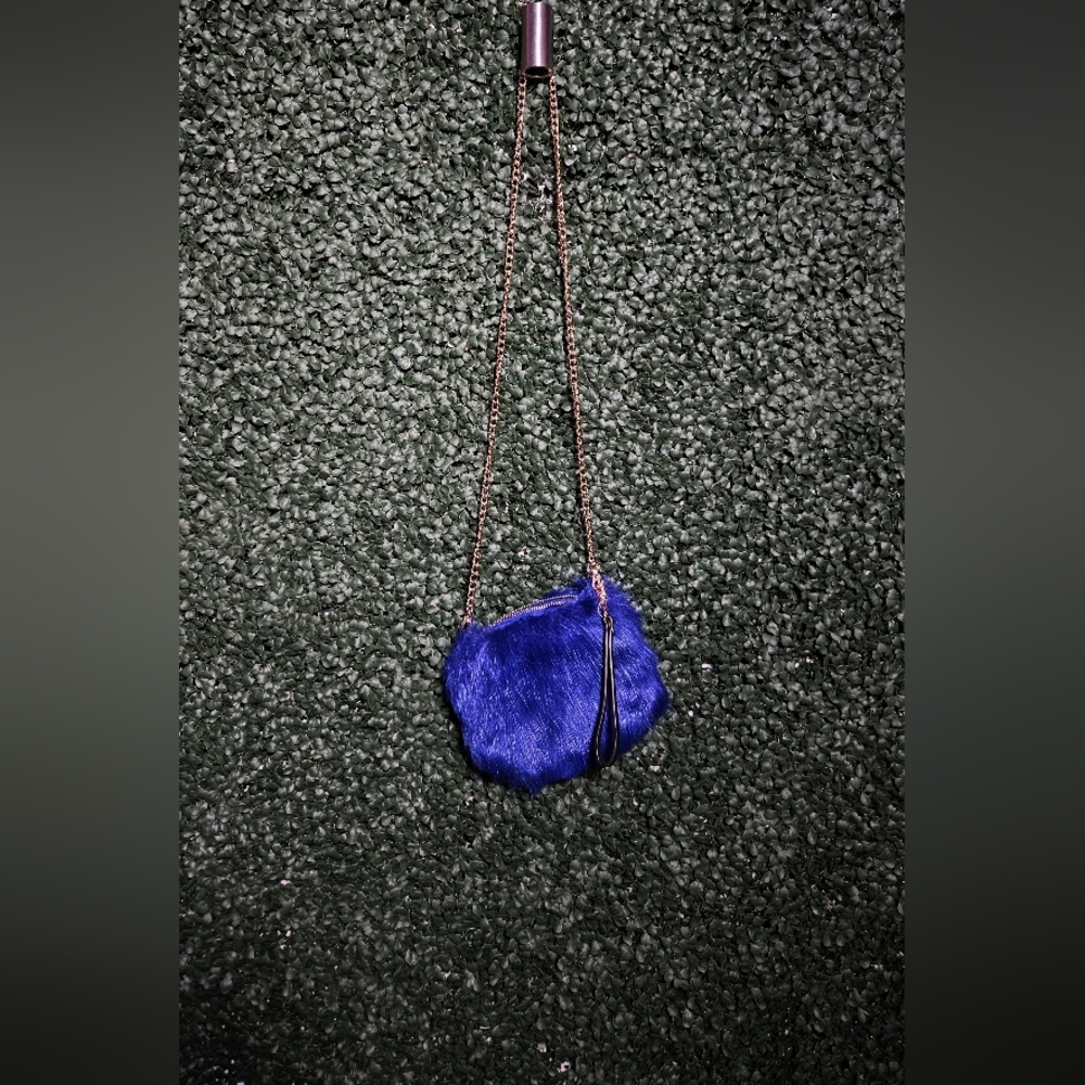 Forever 21 Vibrant Blue Faux Fur Crossbody Bag - Picture 4 of 6